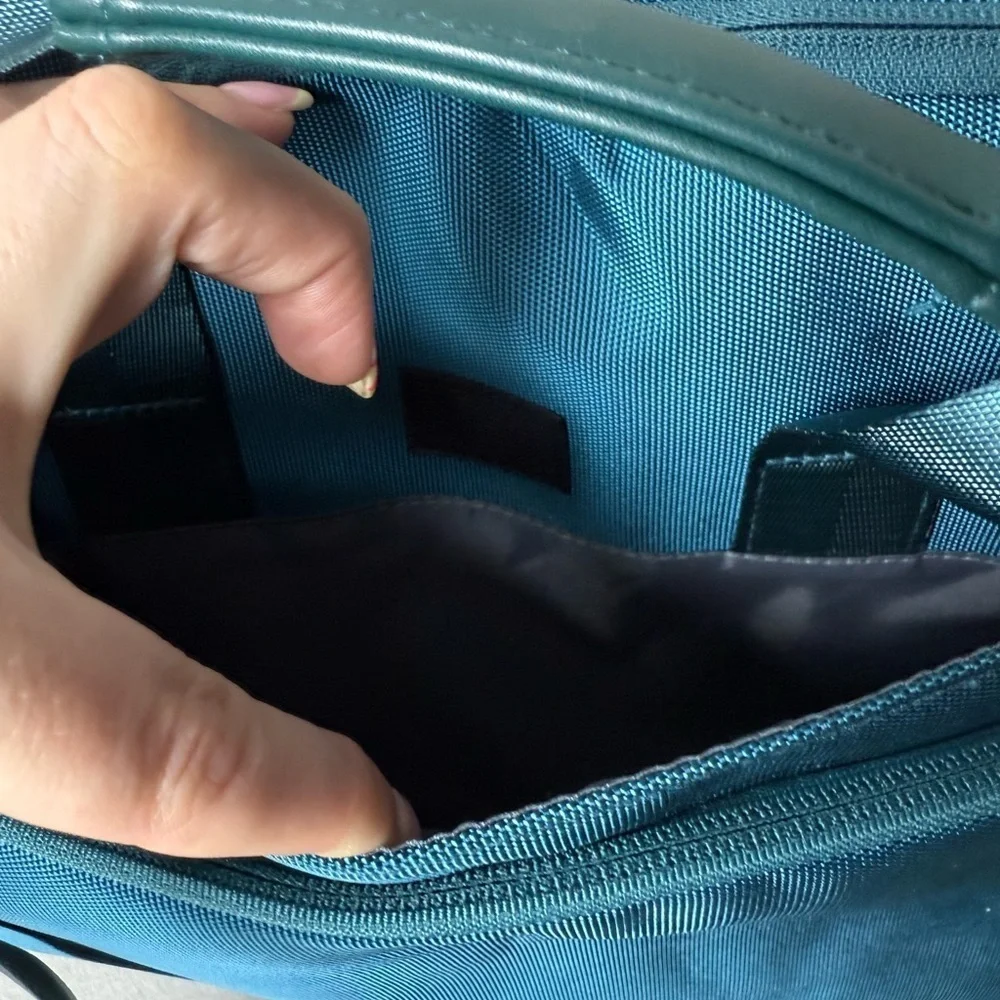 Mosiso 360 Protective Laptop Shoulder Bag in Teal Green Fleece Lined Trolly Belt
